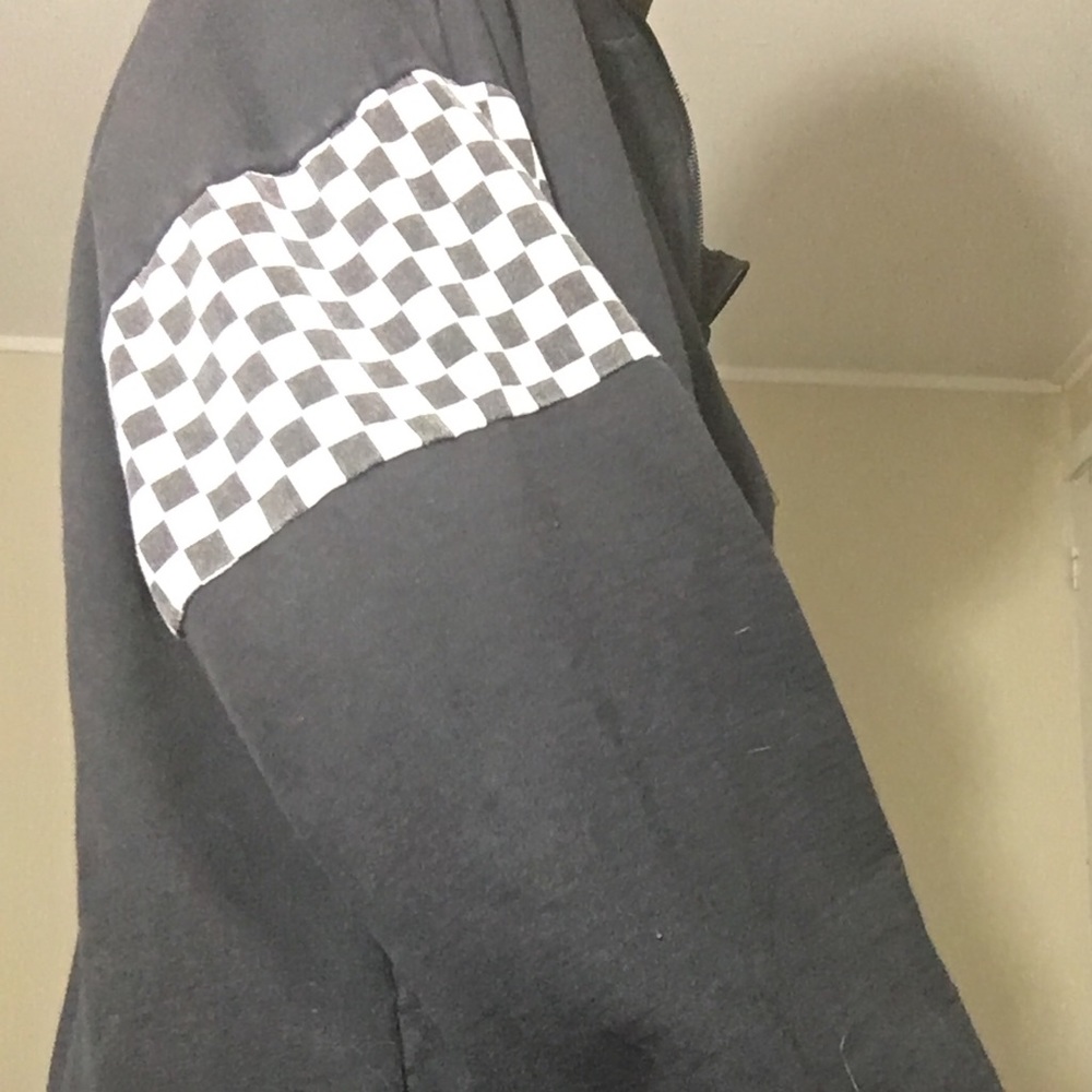 Half Zip Sweatshirt With Checkered Pattern - image 7